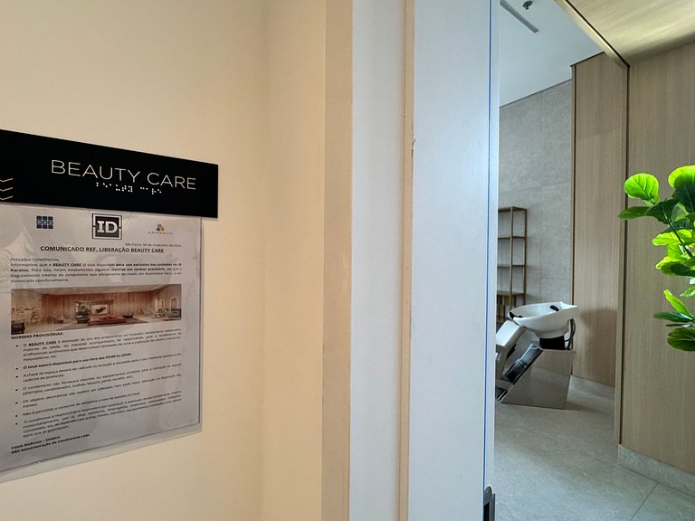 Charming, Brand-New Studio Near the Subway