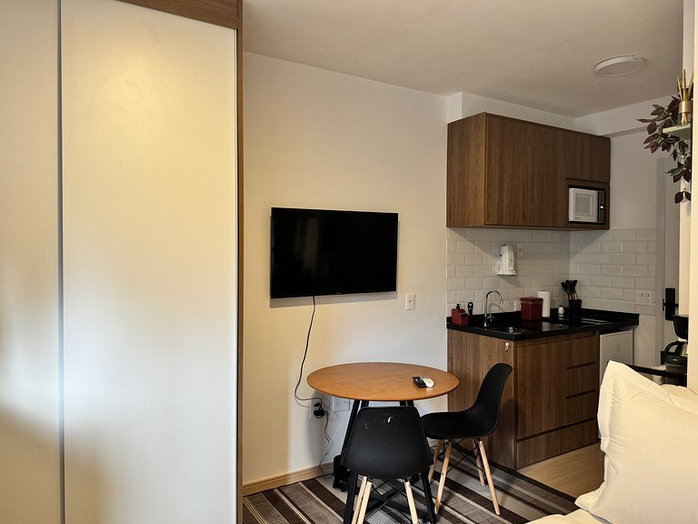 Charming, Brand-New Studio Near the Subway