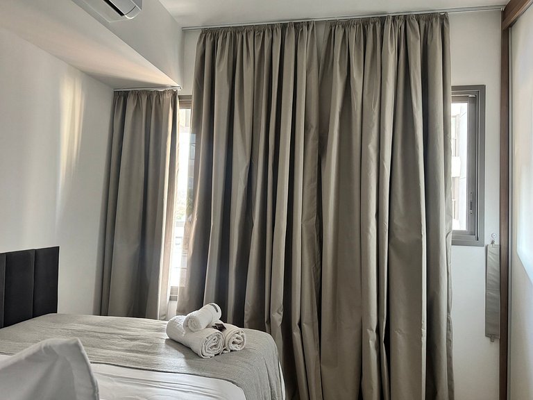 Charming, Brand-New Studio Near the Subway