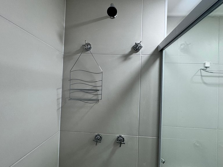 Charming, Brand-New Studio Near the Subway