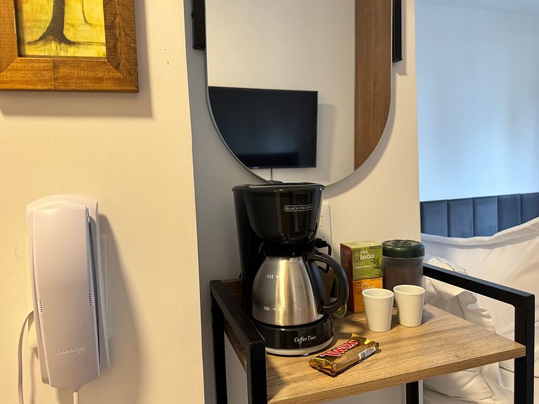 Charming, Brand-New Studio Near the Subway