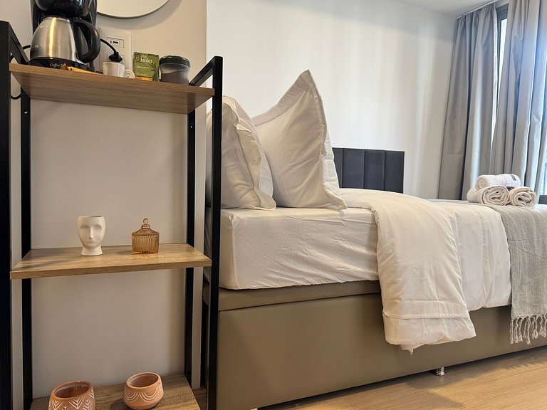 Charming, Brand-New Studio Near the Subway