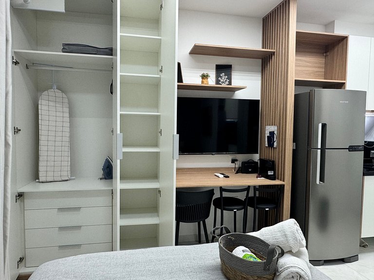 Brand New Studio 700m Metro, Premium Comfort