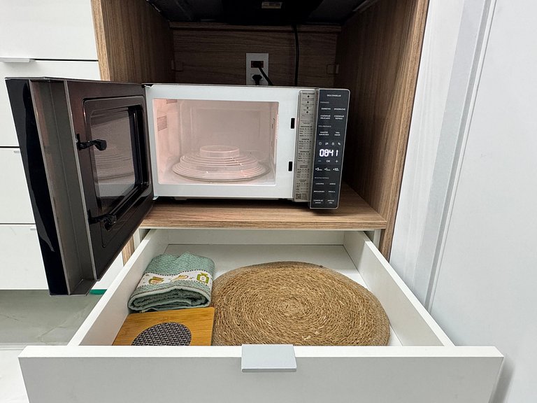 Brand New Studio 700m Metro, Premium Comfort