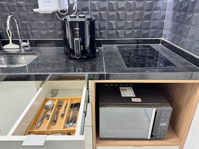 Brand New Studio 700m Metro, Premium Comfort