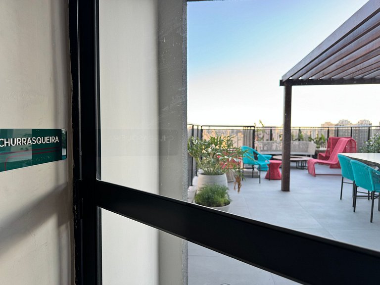 Via Komforto 43, Metrô Vila Mariana Poucos Passos