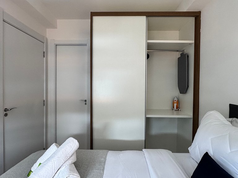 Via Komforto 53, 1-Bed Suite Next to Subway