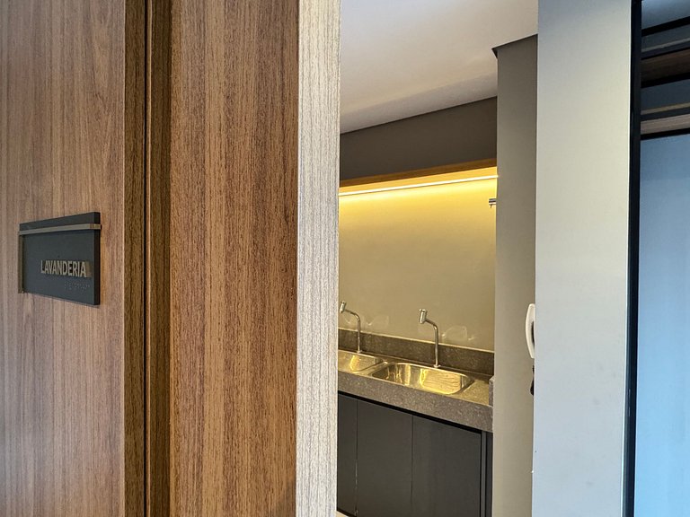 Via Komforto 53, 1-Bed Suite Next to Subway