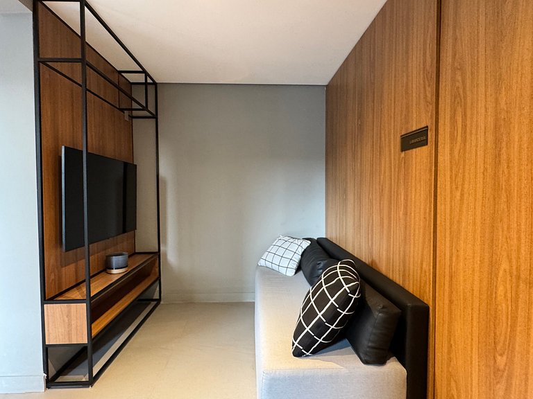 Via Komforto 23, 1-Bed Suite Next to Subway