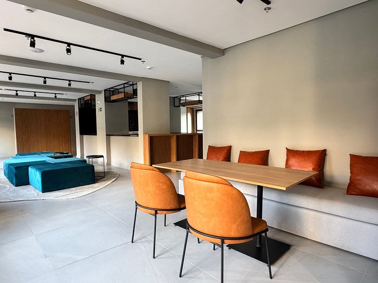 Via Komforto 57, 1-Bed Suite Next to Subway