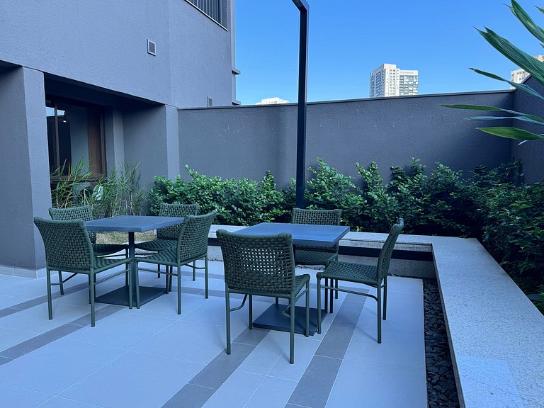 Via Komforto 57, 1-Bed Suite Next to Subway