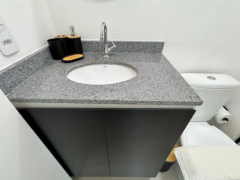 Via Komforto 43, Metrô Vila Mariana Poucos Passos