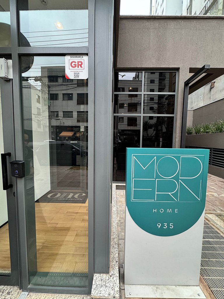 Modern Vila Clementino: relax completo e stile contemporaneo