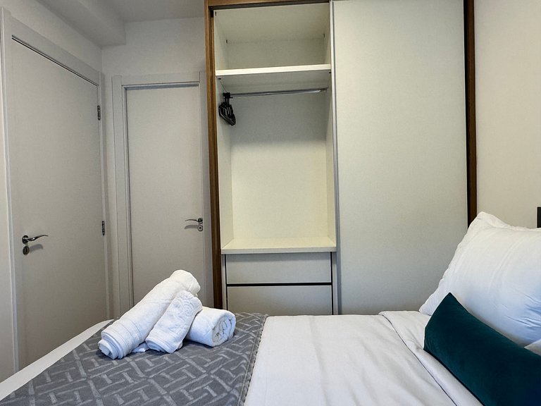 Via Komforto 23, 1-Bed Suite Next to Subway