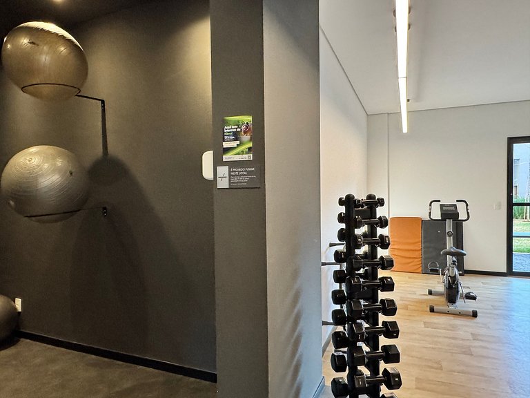 Via Komforto 1113 Moema: Pool & Gym Next Metro