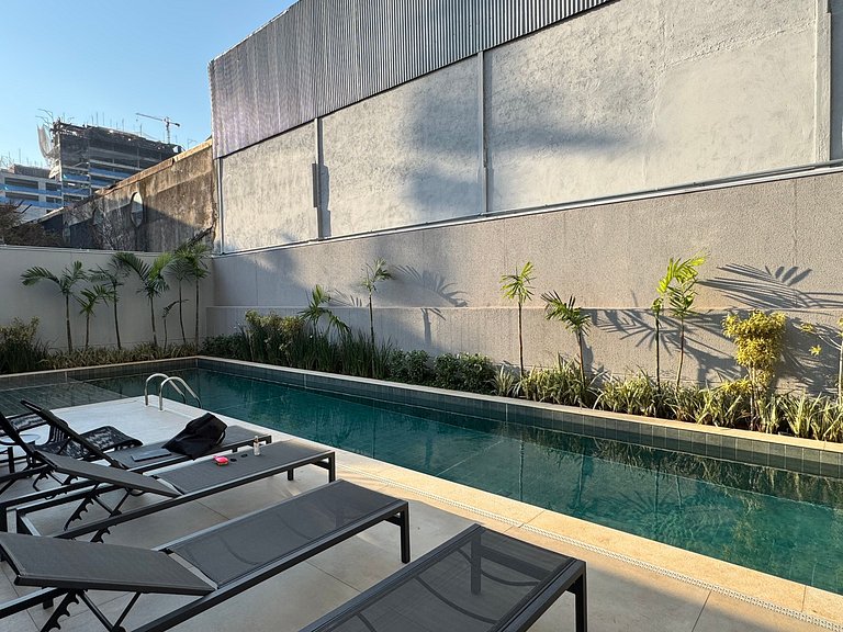 Via Komforto 1113 Moema: Pool & Gym Next Metro