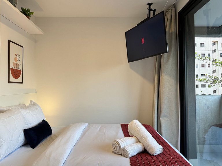 Heart of Pinheiros at Esquina 402 Fradique Metro