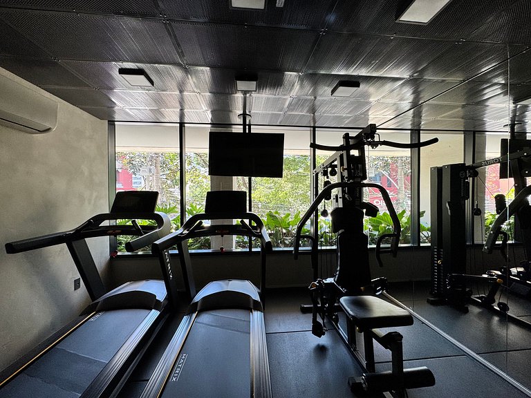 Heart of Pinheiros at Esquina 203 Fradique Metro