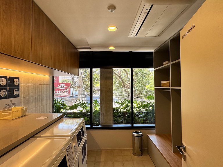 Coração de Pinheiros no Esquina 402 Metrô Fradique