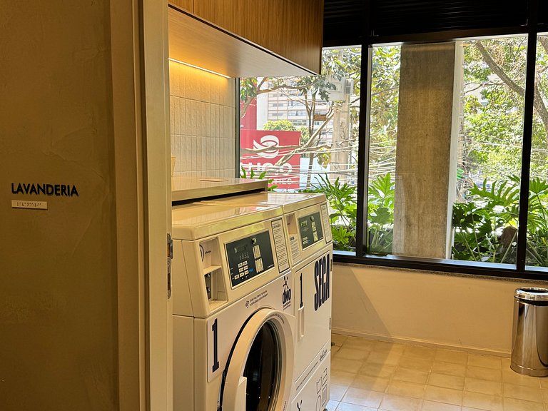 Coração de Pinheiros no Esquina 203 Metrô Fradique