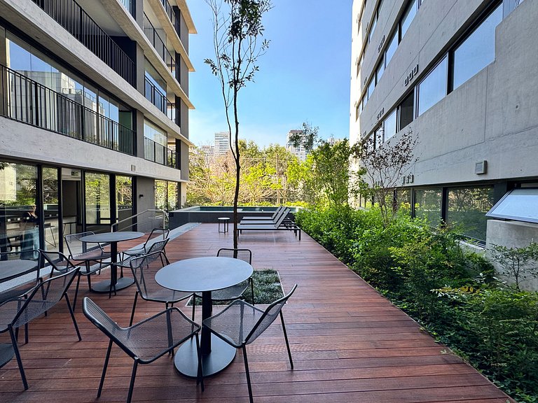 Corazón de Pinheiros en Esquina 402 Metro Fradique