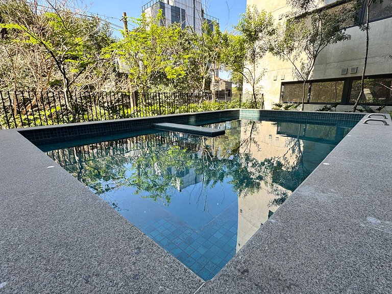 Coração de Pinheiros no Esquina 402 Metrô Fradique