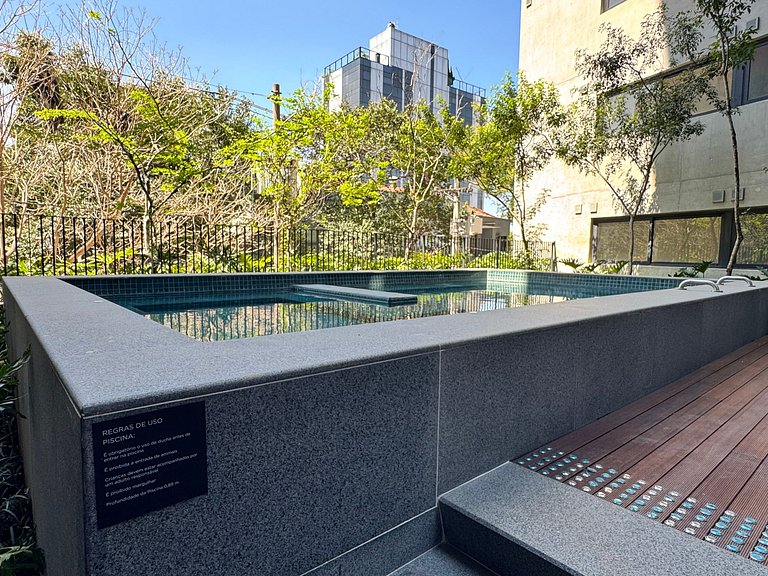 Corazón de Pinheiros en Esquina 402 Metro Fradique