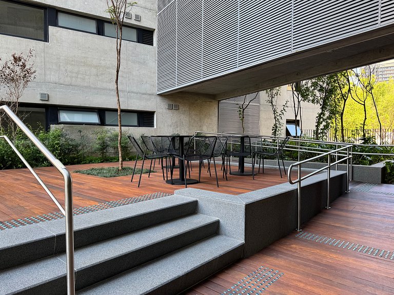 Coração de Pinheiros no Esquina 402 Metrô Fradique