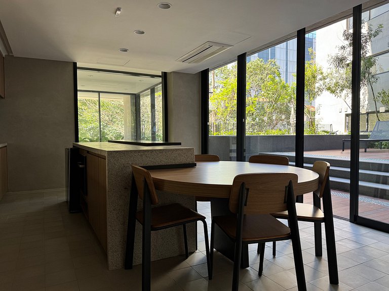 Coração de Pinheiros no Esquina 402 Metrô Fradique