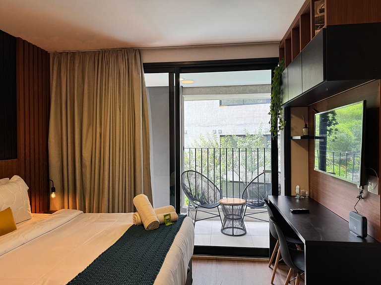 Corazón de Pinheiros en Esquina 203 Metro Fradique