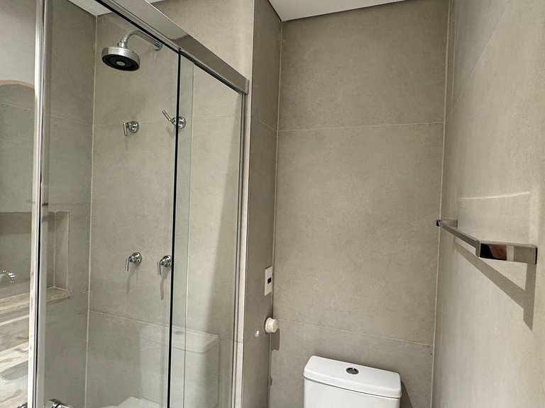 Via Komforto 405 Oscar Freire Metro High Class