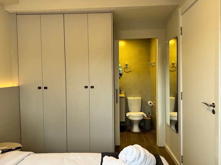 Via Komforto 57, 1-Bed Suite Next to Subway