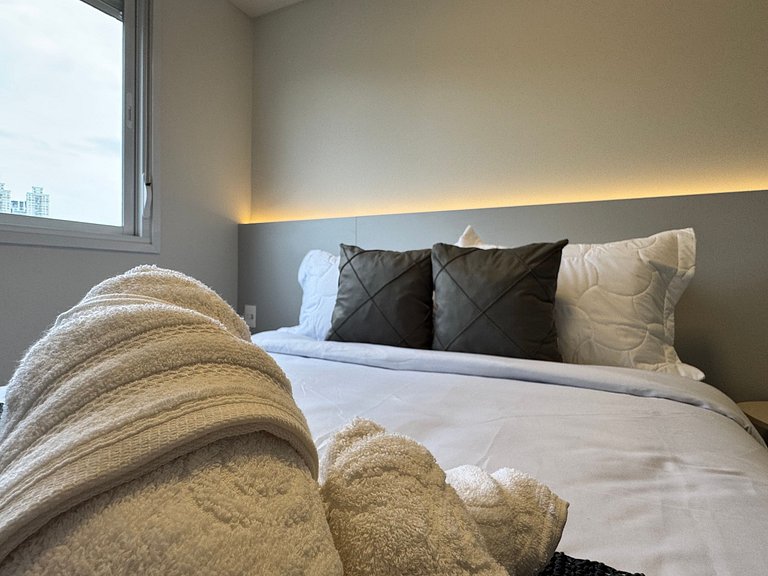 Via Komforto 57, 1-Bed Suite Next to Subway