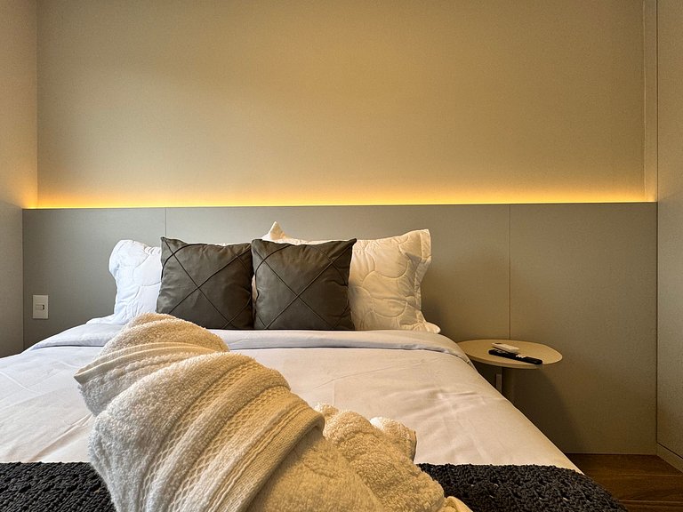 Via Komforto 57, 1-Bed Suite Next to Subway