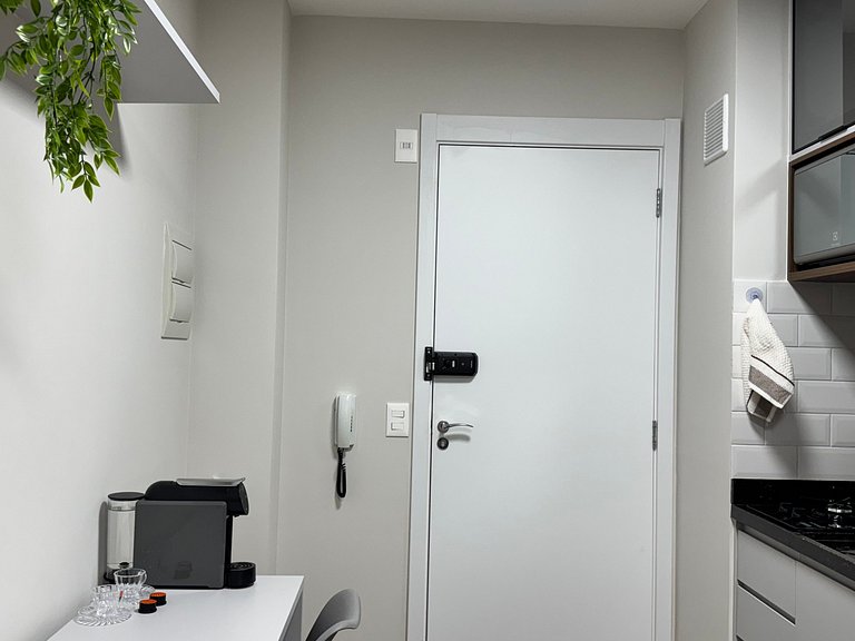 Via Komforto 57, 1-Bed Suite Next to Subway